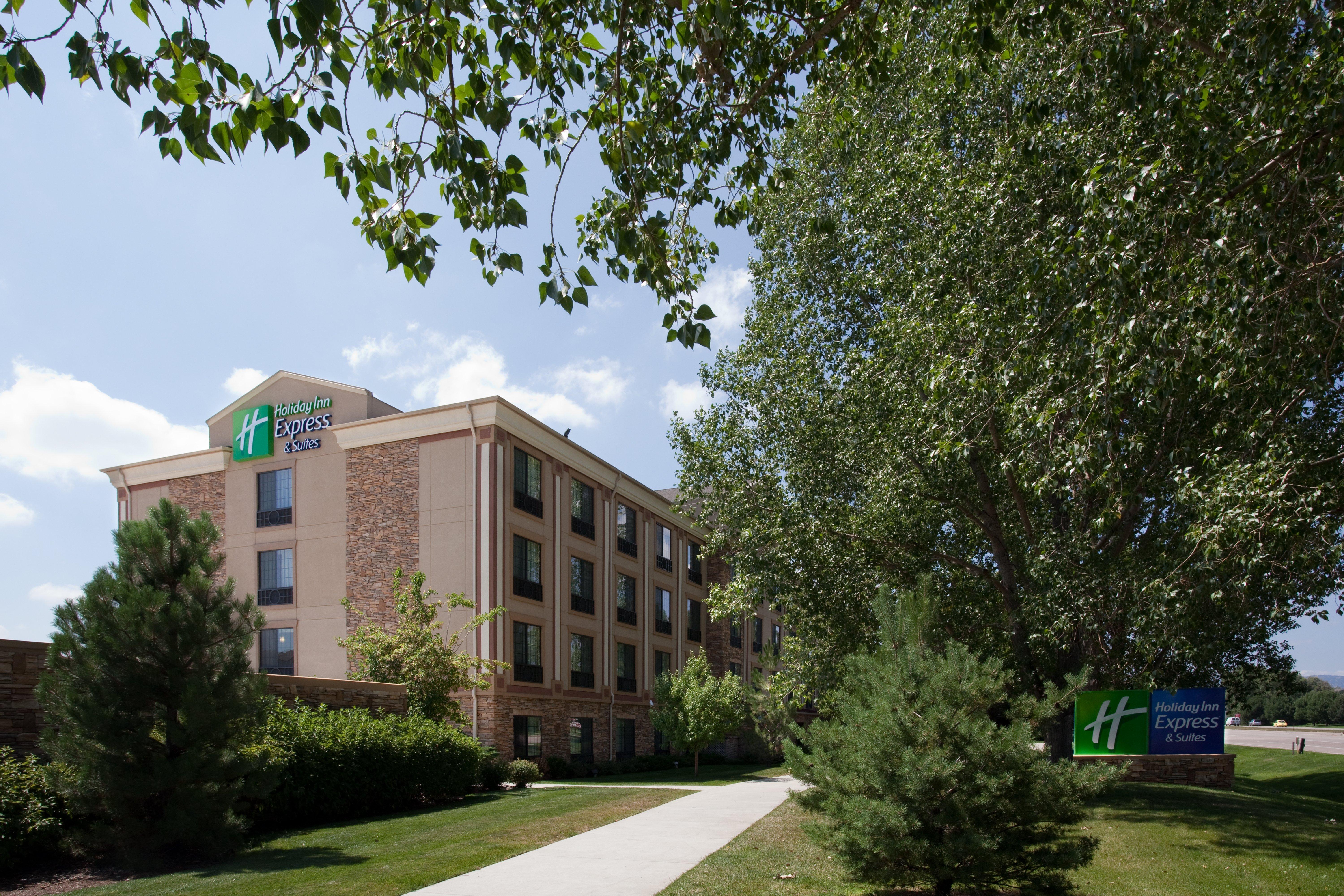 Holiday Inn Express Hotel & Suites Fort Collins By Ihg Exterior photo