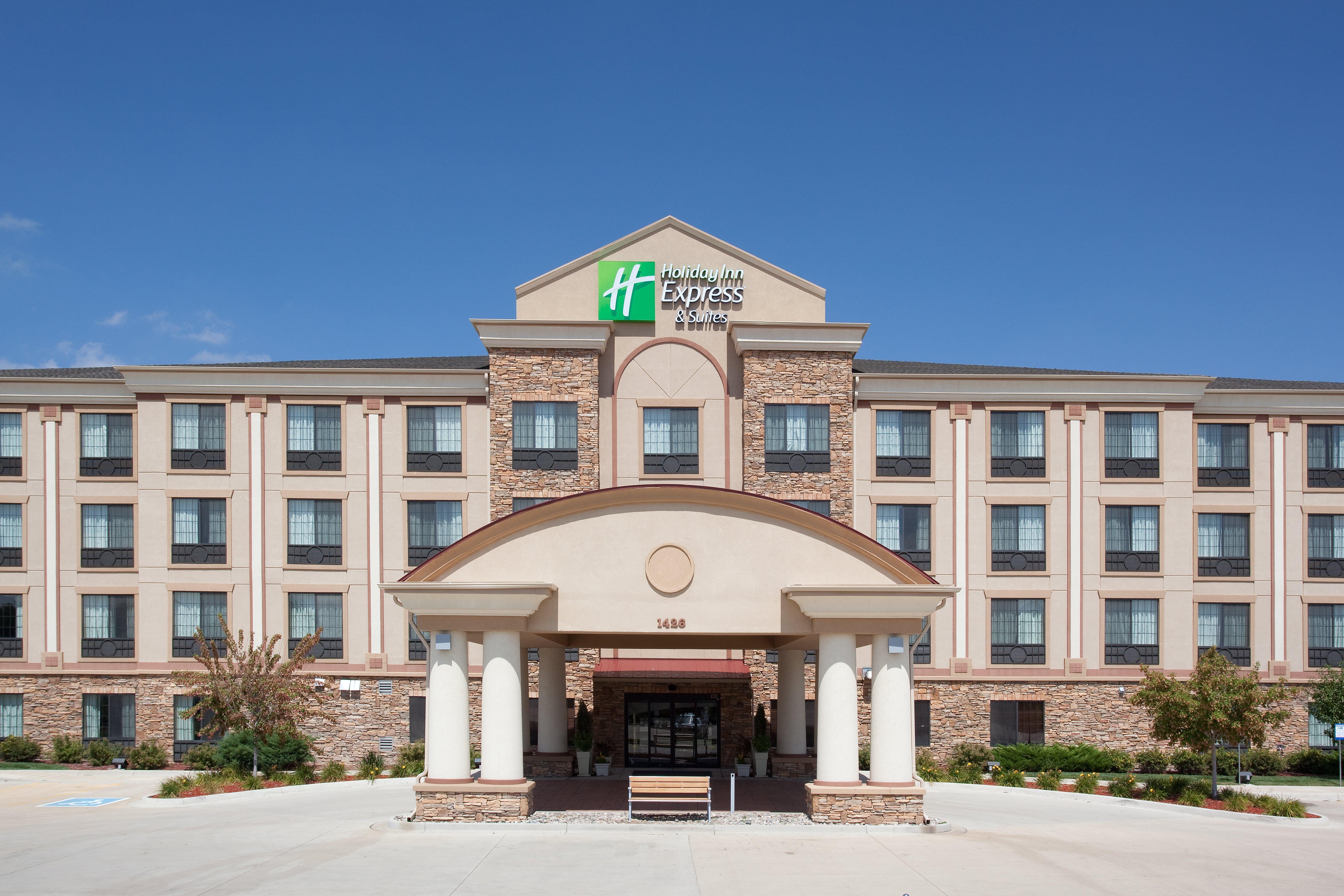Holiday Inn Express Hotel & Suites Fort Collins By Ihg Exterior photo